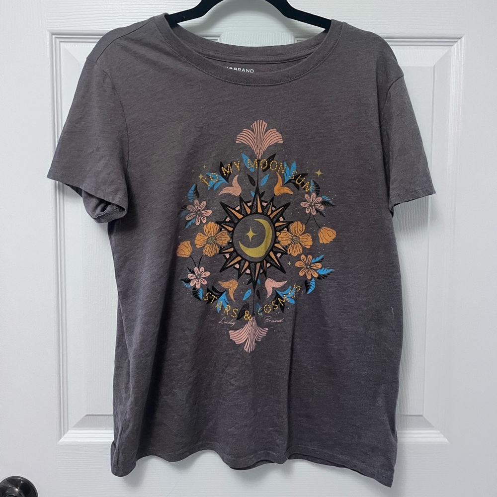 ✨ Celestial Embroidered Lucky Brand Tee - Picture 6 of 10